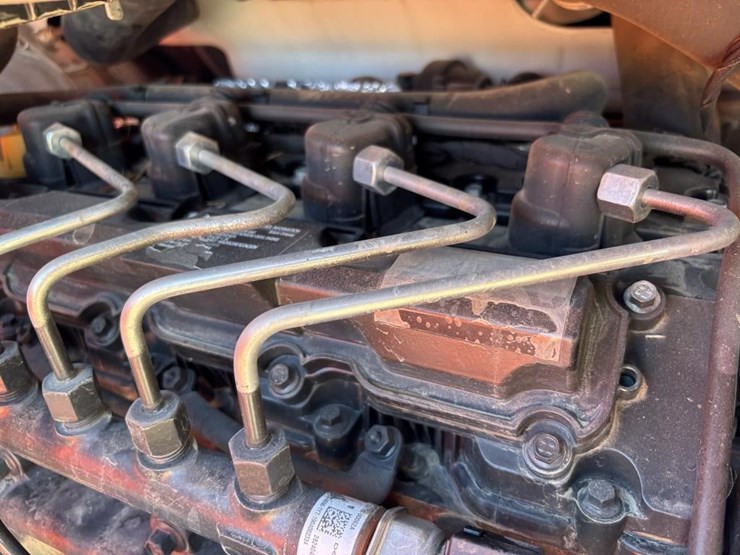 2020-bobcat-s550-image-42