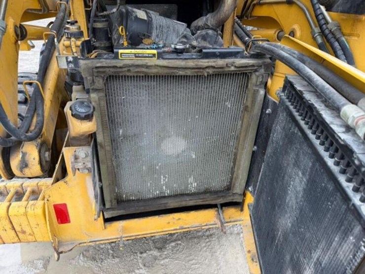 2007-john-deere-328-image-32