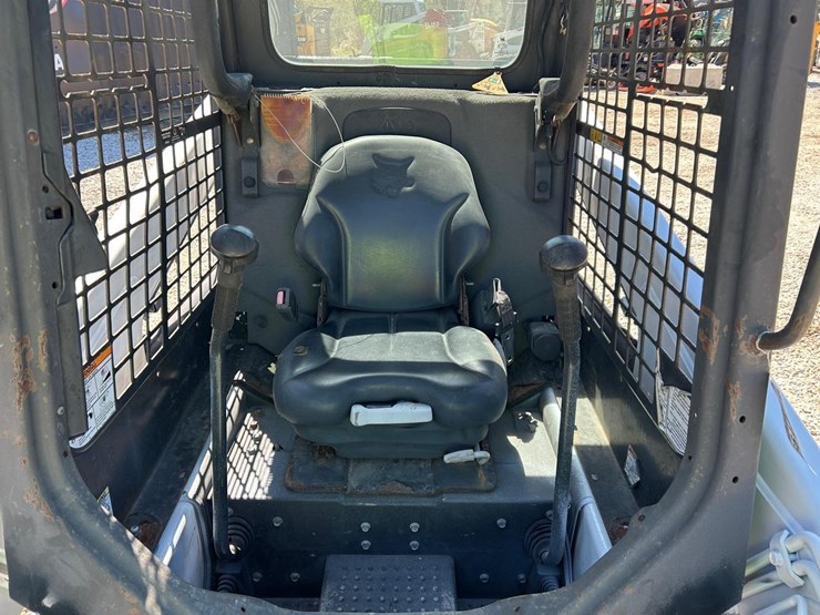 2016-bobcat-t450-image-12