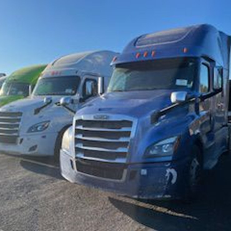 2020 FREIGHTLINER CASCADIA 126