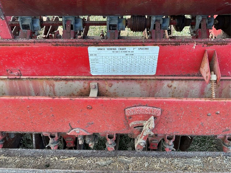 massey-ferguson-33-image-15