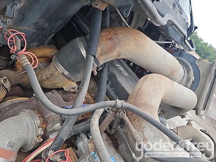 2005-international-8600-image-26