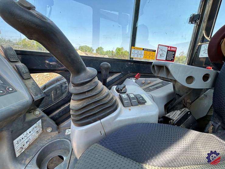 2021-deere-60g-image-55