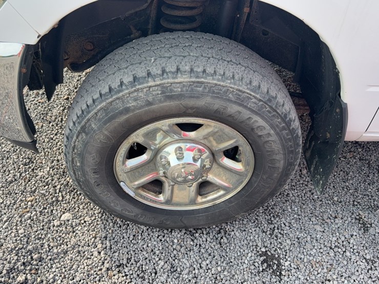 2015-dodge-2500-image-14