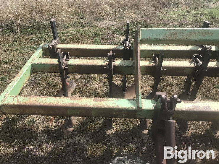 bigham-brothers-s-389-7-row-3-bar-cultivator-image-14