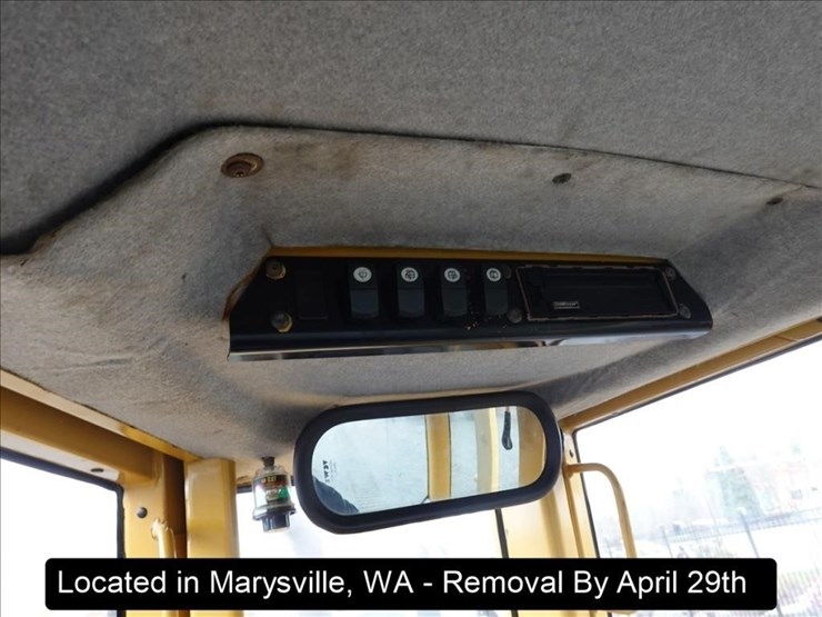 2006-caterpillar-d5n-image-18