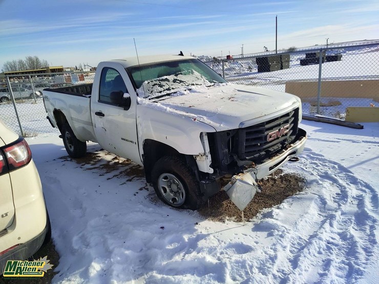 2009-gmc-sierra-2500hd-image-4