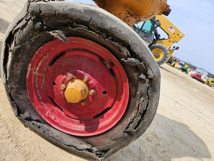 minneapolis-moline-z-image-39