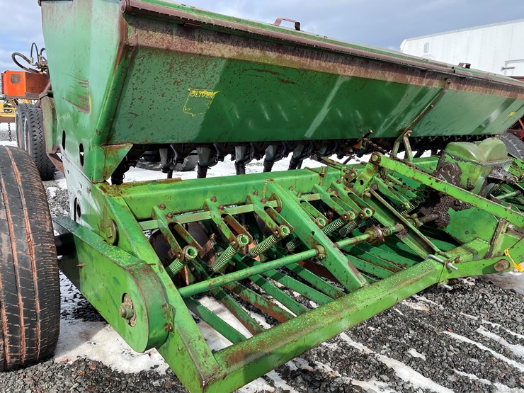 #150-•-oliver-64-grain-drill-(mason,-wi)-image-14