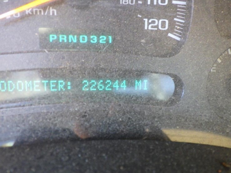 2003-chevrolet-2500hd-image-15