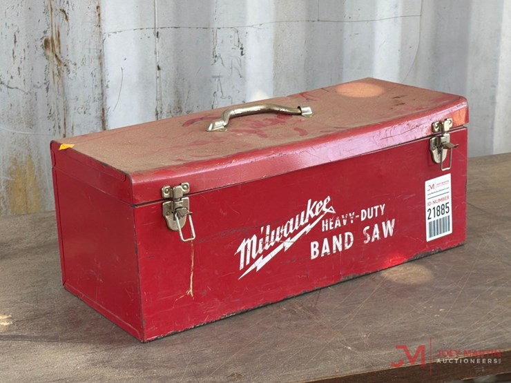 milwawkee-heavy--duty-band-saw-image-1