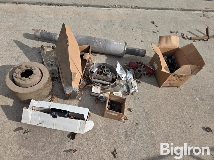 case-ih-antique-tractor-parts-image-3