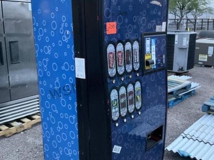 refrigerated-beverage-vending-machine-image-4