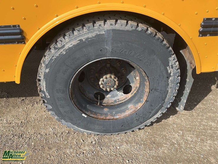 2006-freightliner-fs65-image-11