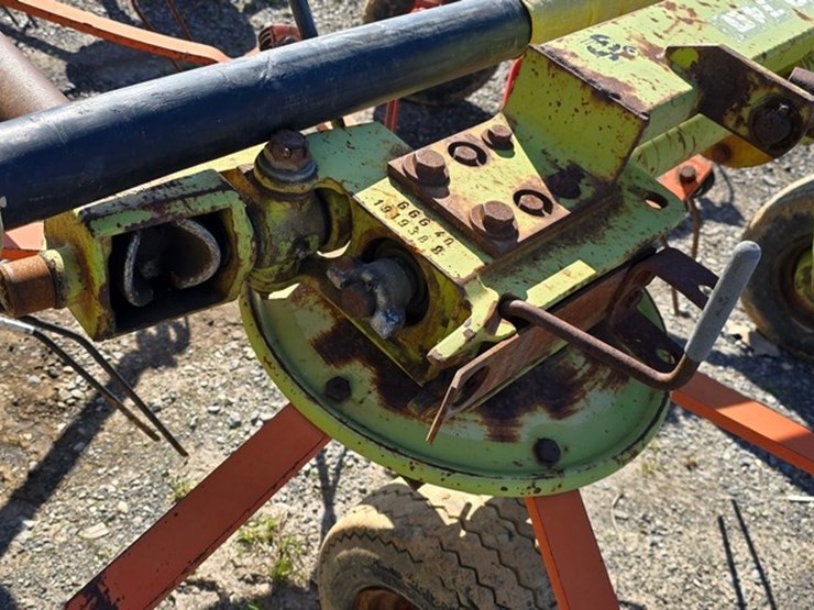 claas-volto-740-image-10