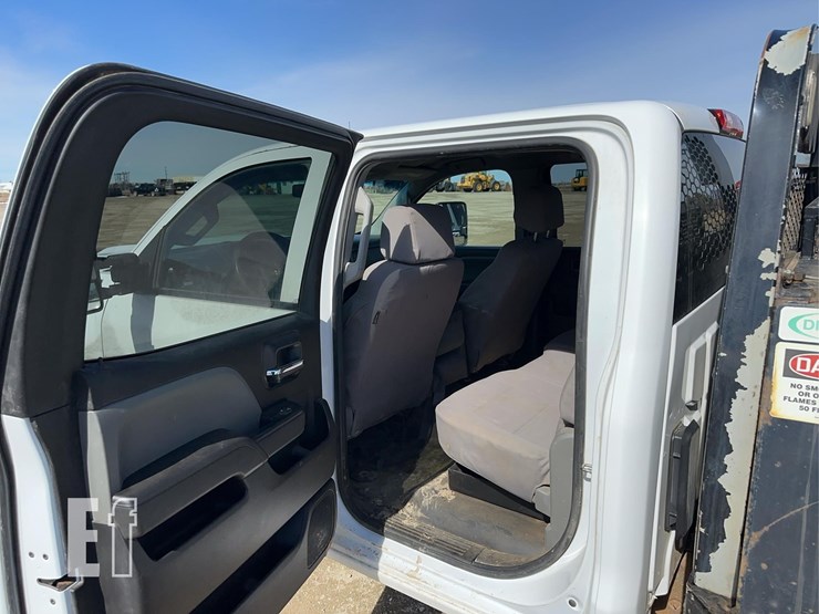 2018-chevrolet-3500-image-8