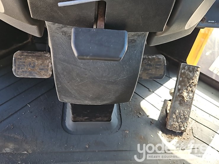 caterpillar-928g-image-28