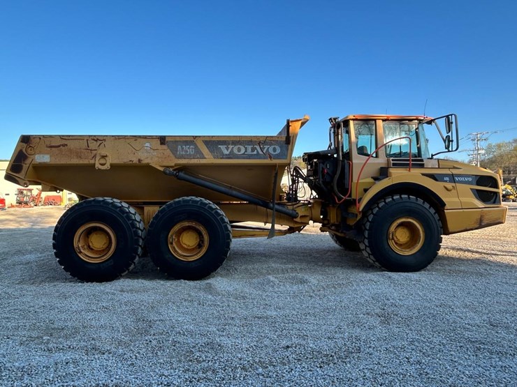 2014-volvo-a25g-image-5