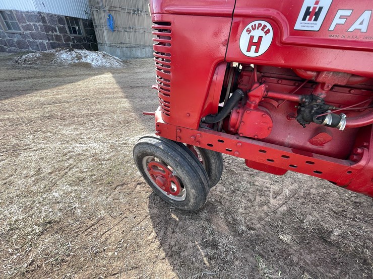 #122-•-ih-mccormick-farmall-tractor-(fremont,-wi)-image-9