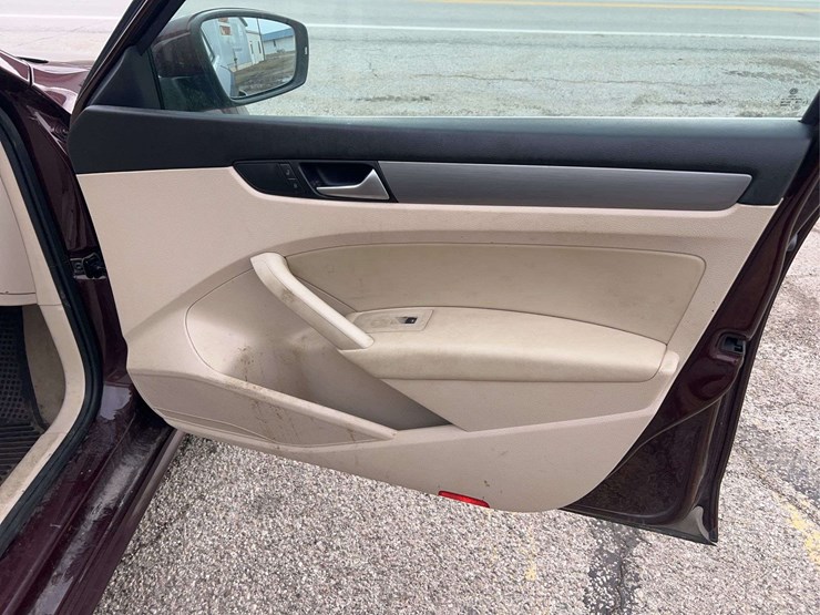 2014-volkswagen-passat-tdi-image-64