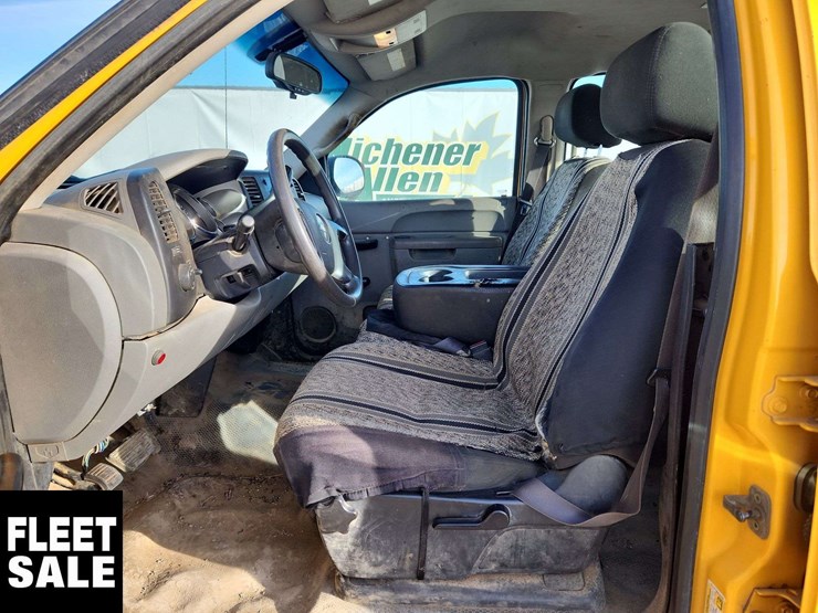 2012-chevrolet-silverado-2500hd-image-14