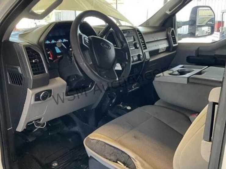 2017-ford-f550-image-22