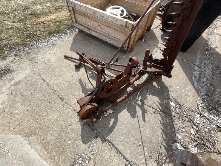 1948-ford-8n-image-41