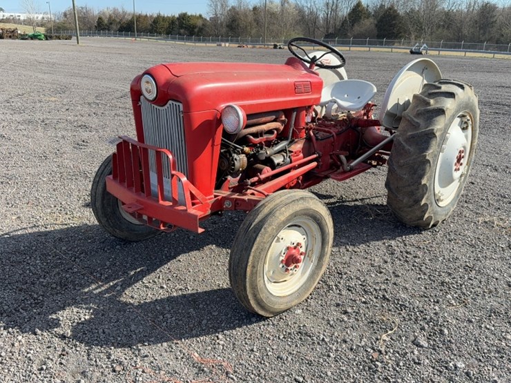 ford-tractor-image-1