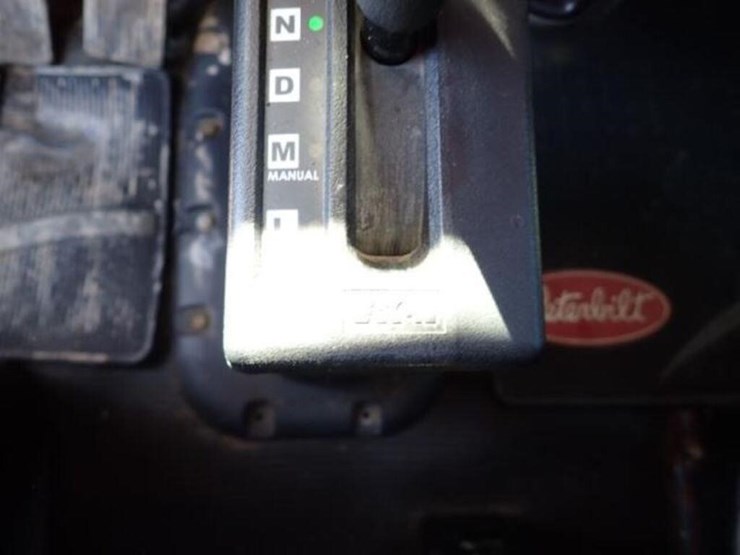 2014-peterbilt-389-image-21