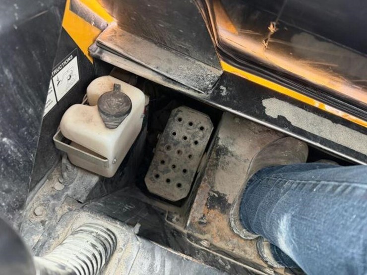 2007-john-deere-328-image-14