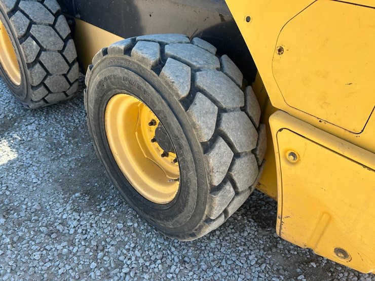 2016-new-holland-l234-image-16