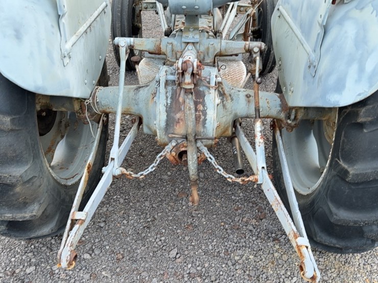 #3068-•-ferguson-tractor-image-11