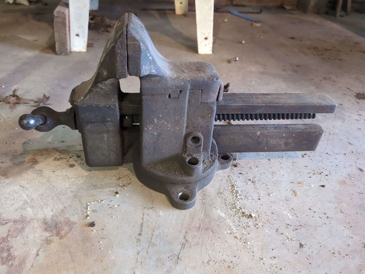 swivels-vise-image-3