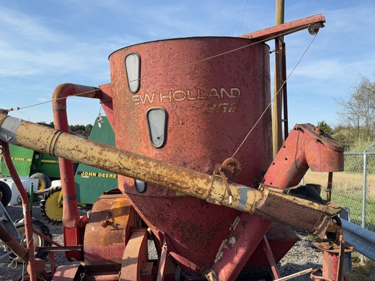 new-holland-352-image-7