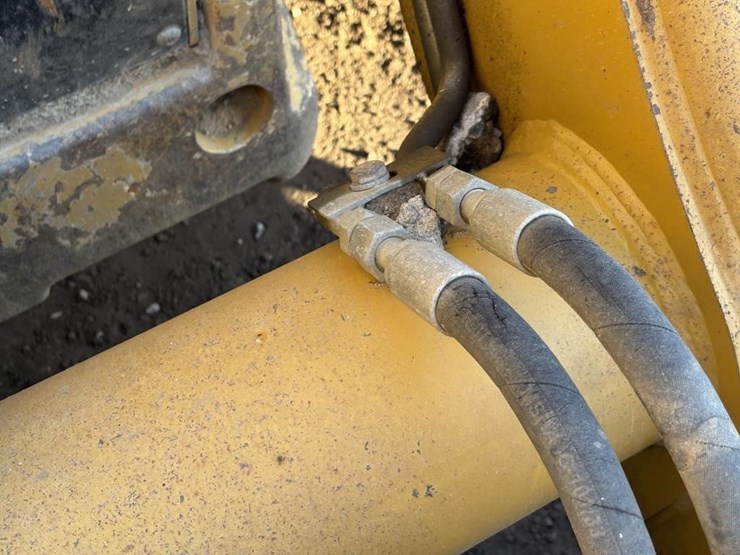 caterpillar-415f2-il-image-15