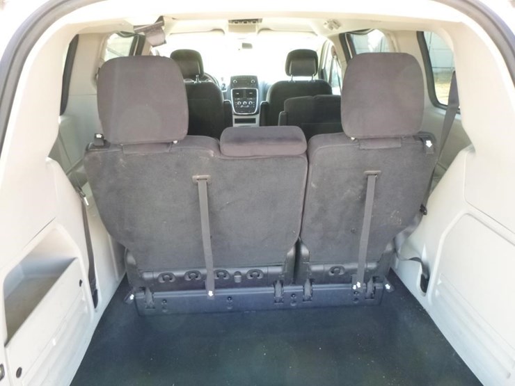 2014-dodge-grand-caravan-image-27