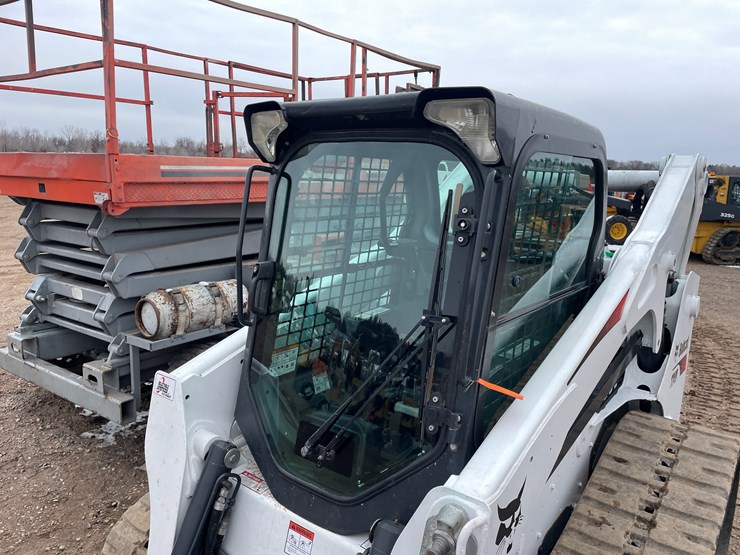 2018-bobcat-t740-image-14