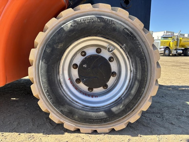 2017-jlg-g5-18a-image-17