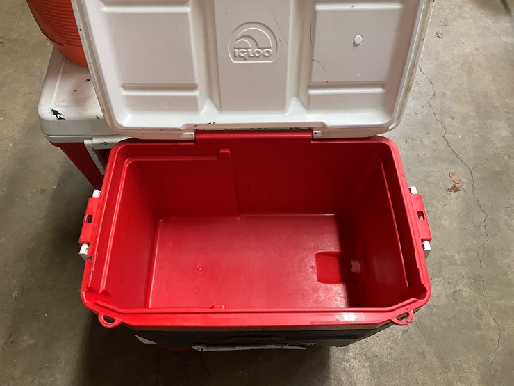 #2581-•-seed-spreader-and-coolers-(columbia-heights,-mn)-image-4