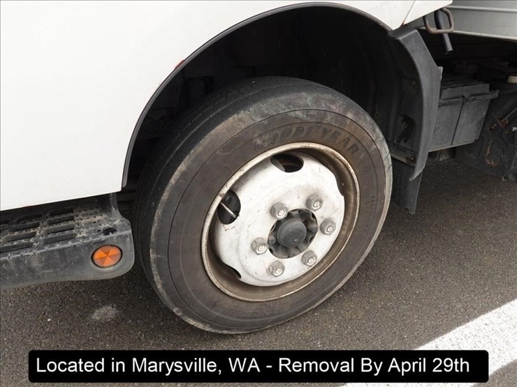 2018-hino-195-image-17