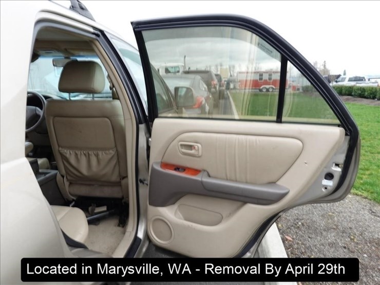 1999-lexus-rx300-image-21