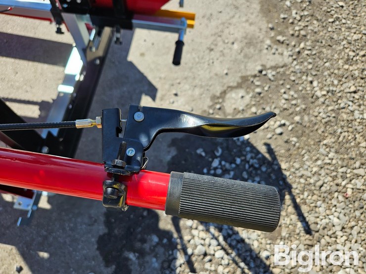 2025-massey-ferguson-730-image-15