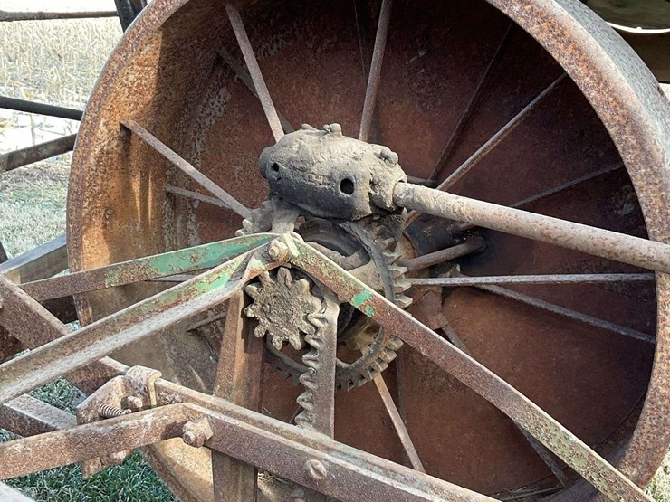 john-deere-8-image-10