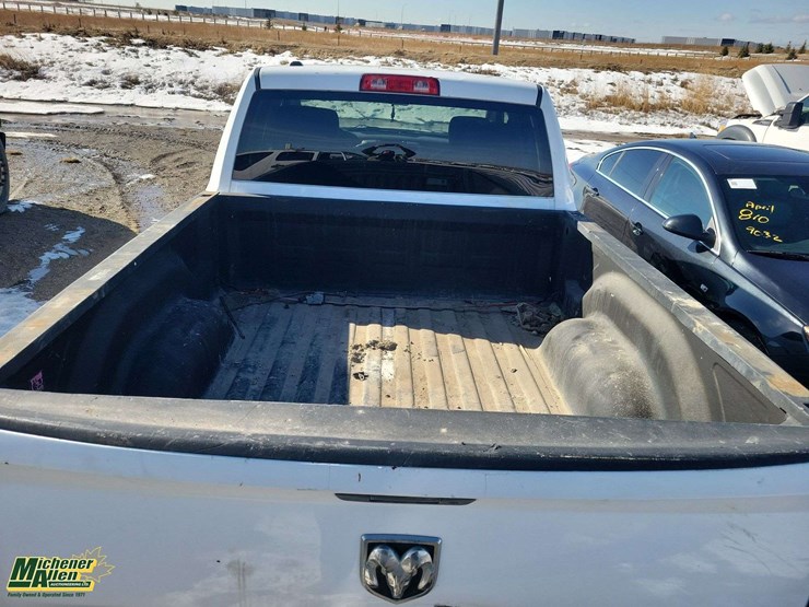 2013-dodge-1500-image-35