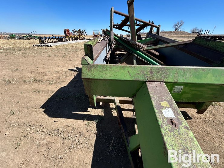 john-deere-450-image-12