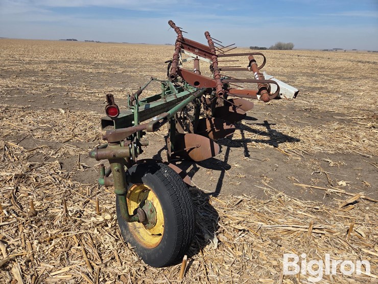 john-deere-plow-image-6