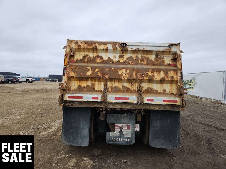 2018-freightliner-m2-106-image-24