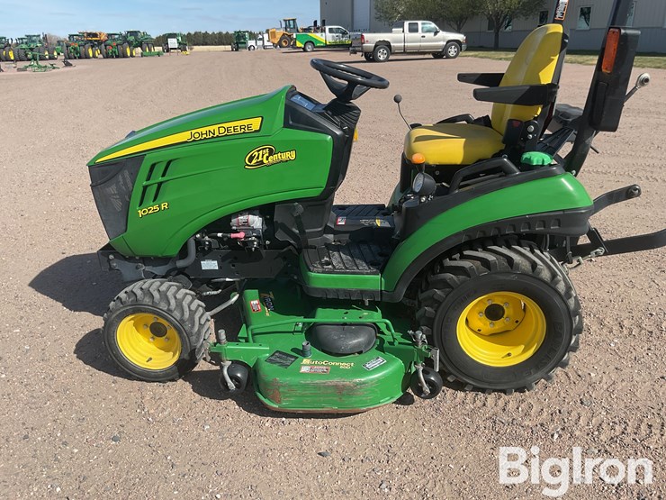 2013-john-deere-1025r-image-8