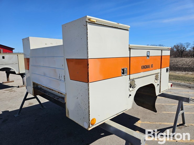 massey-ferguson-730-image-1