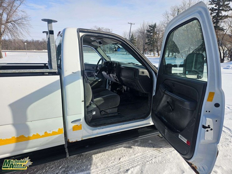 2006-gmc-sierra-2500hd-image-18